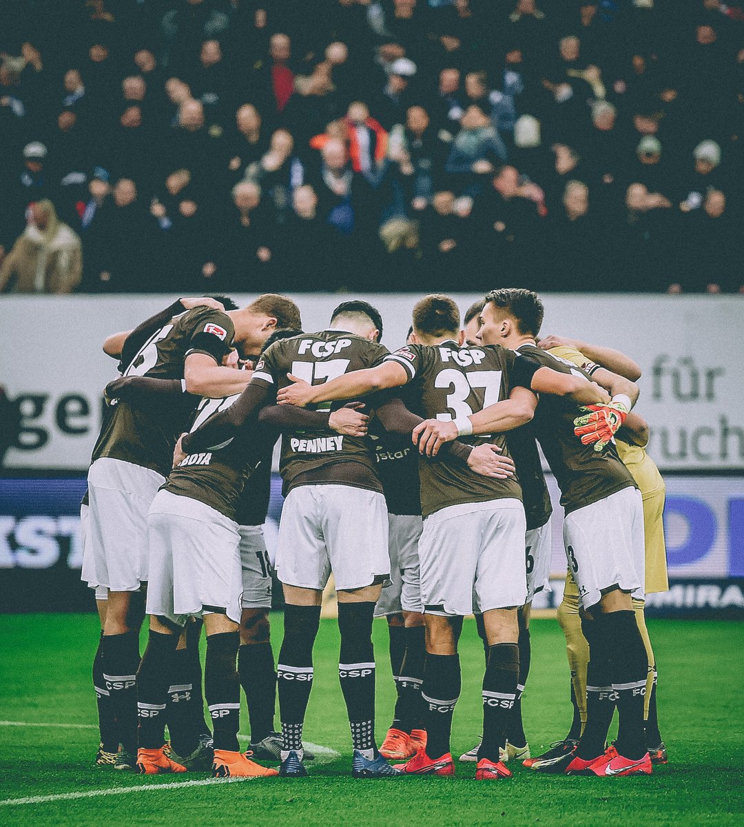 fcstpauli's tweet photo. #matchday! Oder auch nicht: Fußball ist jetzt erstmal wirklich Nebensache. Passt aufeinander auf, helft Euch und bleibt vor allem gesund. Wir schaffen das gemeinsam. ✊🏻 

#fcsp | #flattenthecurve | #covid19de https://t.co/Nzsx2WCJQi