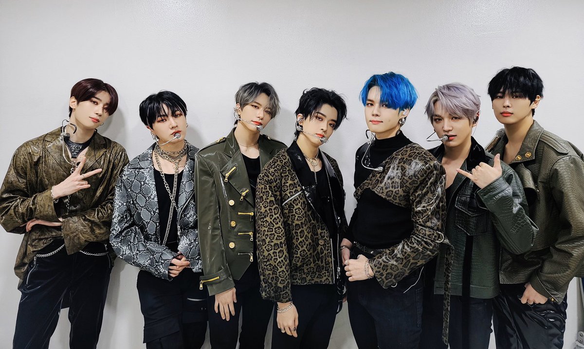 VICTON1109's tweet photo. [#빅톤] 200315 #인기가요 #VICTON

아울💙아울💛 늑대미 넘치는
빅토니의 감성 퍼포먼스🐺
#Nightmare 🖤 &amp; #Howling🤎 무대!
첫 주를 멋지게 마무리한 빅토니들😆
응원해주신 모든 앨리스 감사합니다👍
또 깜짝 나타날 빅토니를 기대해주세요🐺 앨리스! 하땅사☺️

#Continuous #하울링 #🐺 https://t.co/BhOnBaEzJE