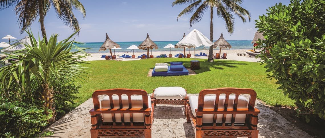 EliteTravelC's tweet photo. hear the gentle sound of the crystalline waves lapping the dazzling white sand; catch the subtle scent of verdant forest as you read a book beneath its shade; and taste an explosion of flavour as you sample authentic local cuisine✨

👉🏼https://t.co/5iUdvFcW5G

#mexico #elitetc https://t.co/h5YoA0xHXY