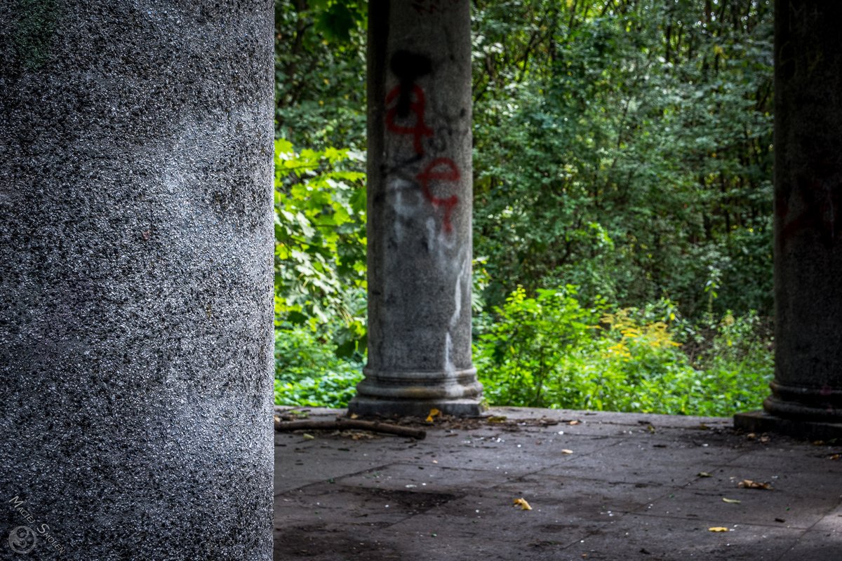 Maciej_Smolen's tweet photo. Silent Pillars
#ProtoUrbex #PoznanOnMyMind #MaciejSmolenPhotoGraphics
#Poznan #Chartowo
#Nikon #D7200 #NikonD7200 #Sigma17_50
https://t.co/bha2w3ekTk https://t.co/6XnKiv4e7m