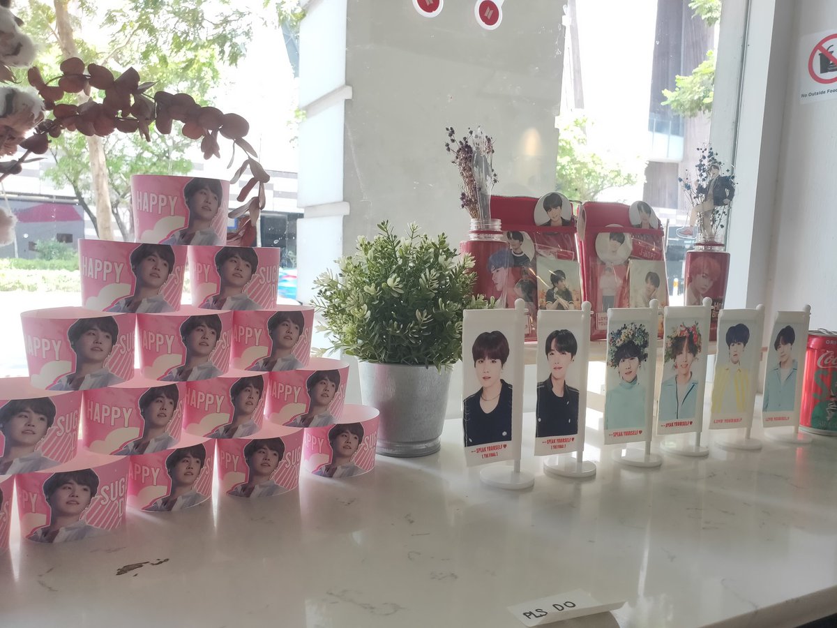 Pengpeng_bts's tweet photo. Other day of my collocation with @geniusxhope love all the hard work they put in for all this thank you #GENIUSXHOPE #BTSARMY https://t.co/ZnAEFoZYab