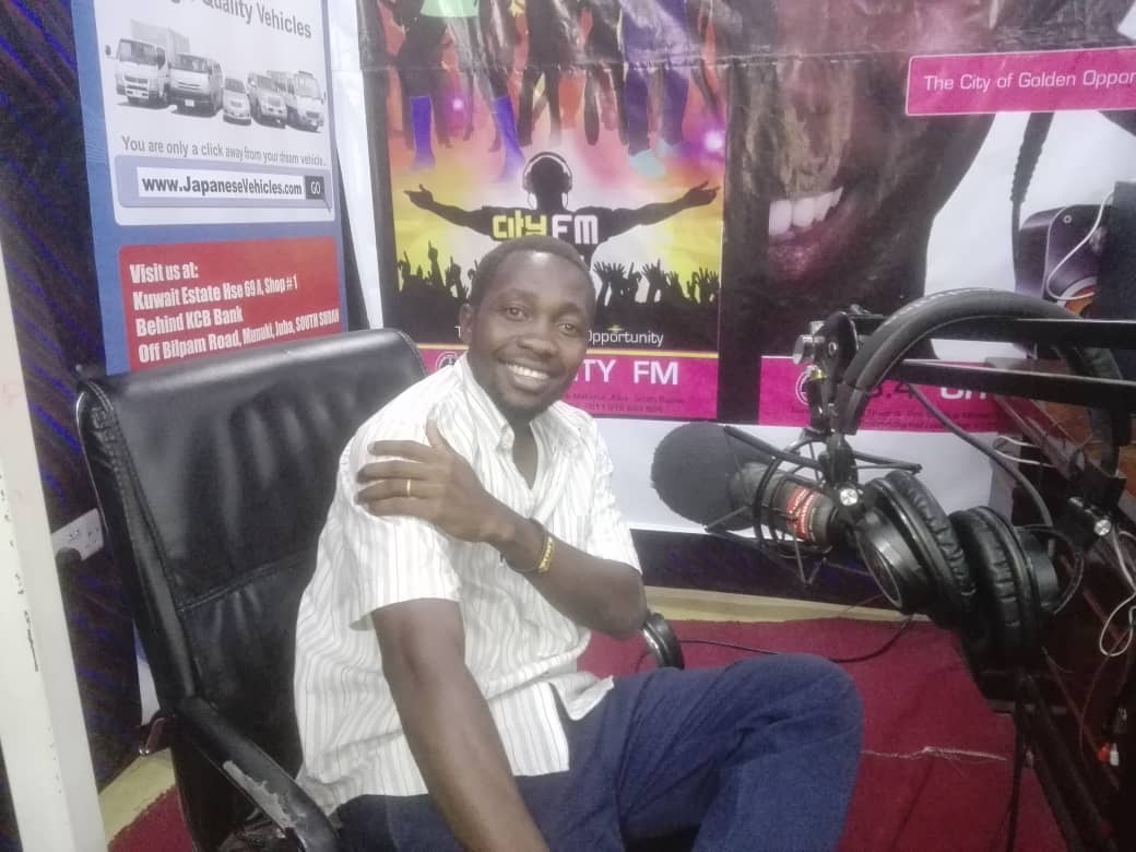 ShababLe's tweet photo. We were hosted today by @IamDataGordon at #CityFM to discuss tax exemptions on sanitary towels.
We call upon the gvt to keep the commitment they made at the #ICPD25 summit in #Nairobi in Nov 2019 to exempt these taxes.
@AidHasi
#HAPSA
#SSPI
@UNFPASouthSudan https://t.co/am4Rikelik