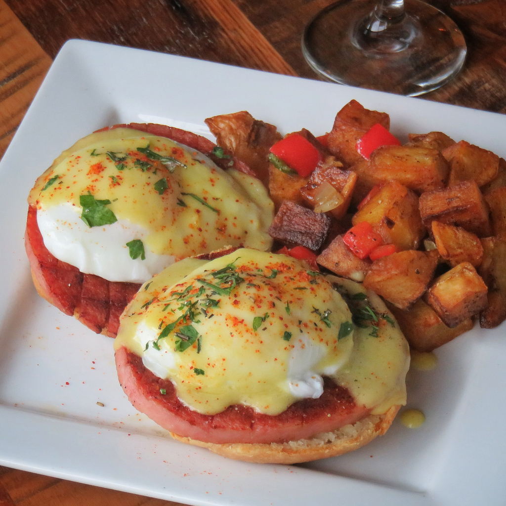 BoroughBrew's tweet image. Our Borough Benedict with Pork Roll and Poached Eggs on an English Muffin! Brunch it up with us today at The Brewhouse! 🍻