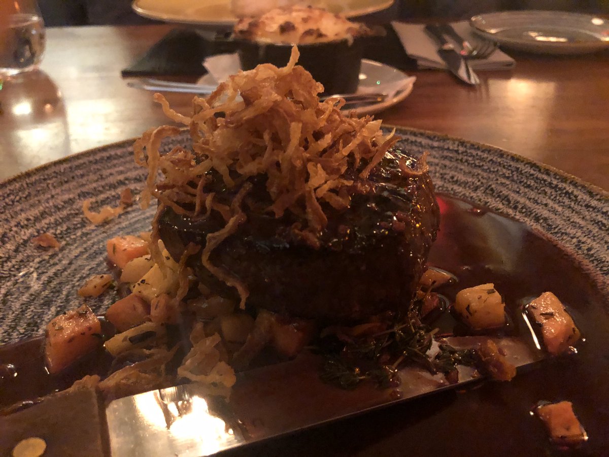 FunkyEllas's tweet image. We had an wonderful meal at @QSFLancaster last night. Every course was exquisite and perfectly presented. The restaurant is intimate and romantic and we ate by candlelight, what an extraordinary experience! AD