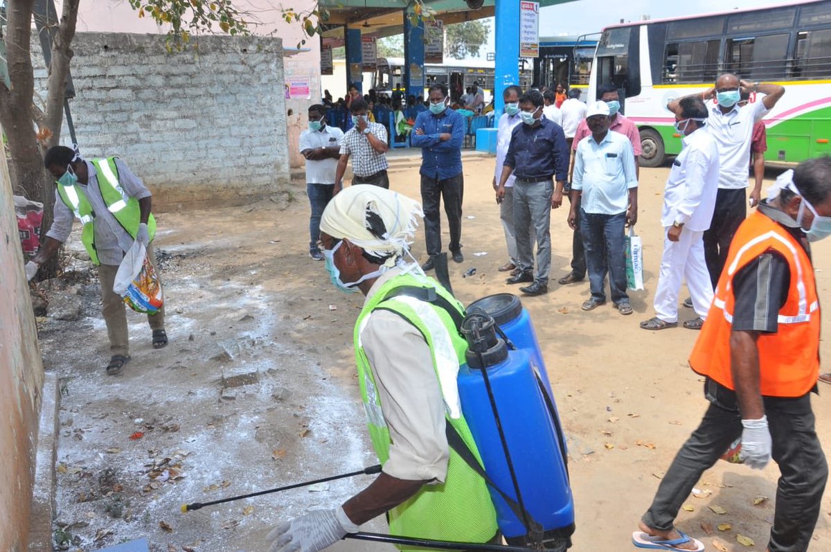 tsrtcmhbd's tweet photo. Municipal commitioner and dm mhbd is taking preventive steps by spraying disinfected spray and bleaching powder at mhbd Rtc Bustand https://t.co/ErZsEogt0i