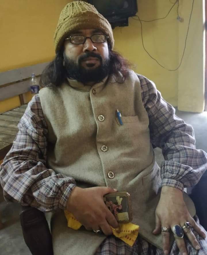 लखनऊ में 11 रुपए के ताबीज से कोरोना रोकने का दावा करने वाला ताबीज़ बाबा( अहमद सिद्दीक़ी) गिरफ़्तार। सीएमओ की शिकायत के बाद अहमद सिद्दीकी को पुलिस ने किया गिरफ्तार। #Coronaindia