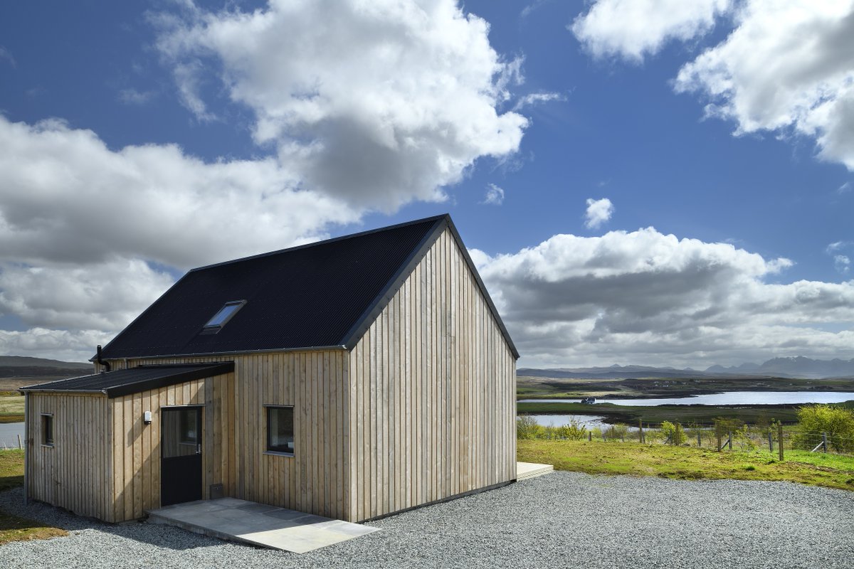 rhouseskye's tweet photo. ⁣If you’re looking for spacious yet compact house, the R2 design is one of your best choices. A simple extension gives you an R2.5 with an additional bedroom or workspace.⠀
⠀
https://t.co/9yAWuB6MuU⠀
⠀
R2. ROAG, SKYE.⠀
⠀
#architecture #architecturescotland #timberclad https://t.co/AhK9C4osKT