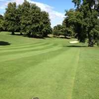 Our challenging course with immaculate greens and fairways awaits golfers visiting.

2-4-1 Offers

Come and enjoy our 18 hole golf course on Tuesday or Thursdays and benefit from 2-4-1 on Green Fees