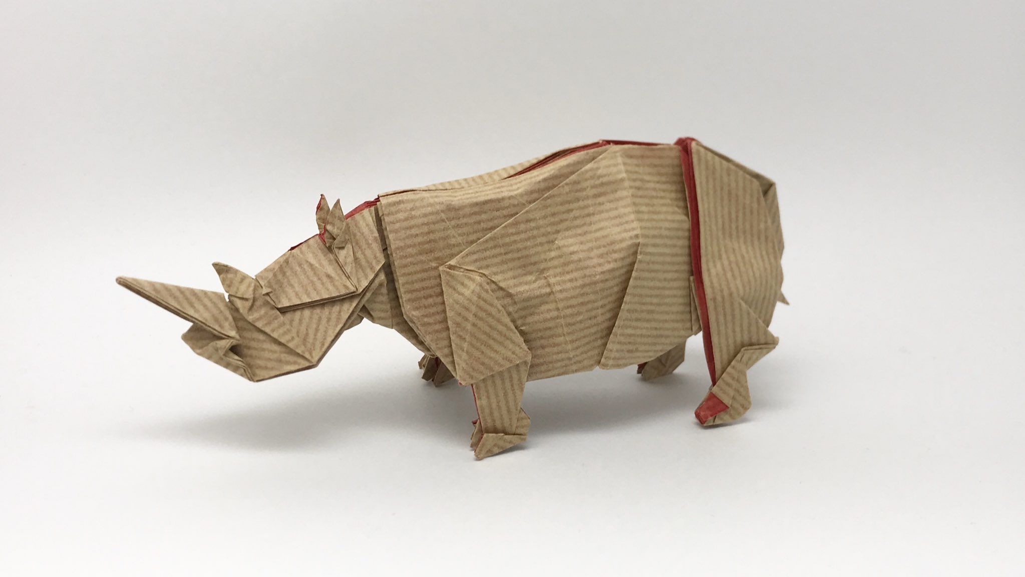 さくb 折り紙youtuber パク ジョンウさんのサイ 推奨35cmだけど 50cmくらいでいいと思う 折り図にはムムム ポイントがちょこちょこあるけど 上手に折れればかっこいいと思う 工程105でヒダが干渉したので 工程64を沈め折りした