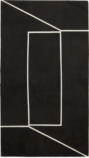 Exploradora incansable, desde la abstracción pura hasta el uso del vídeo arte, la instalación. También el uso del cuerpo en interacción y construyendo la obra.Sus exploraciones nos hablan de una artista inconformista, de esas que ponen en movimiento la rueda del arte.