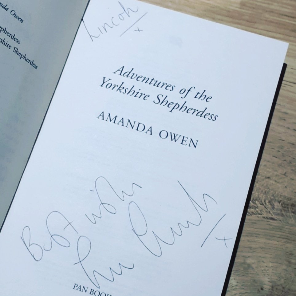 Sherrona87's tweet photo. Loved every minute of listening to @AmandaOwen8 at the @theforumbarrow with @Loubie_87 what a beautiful funny hard working human you are, cant wait to see for off yourself and your tribe on tv, and also got my book signed to my little farmer lincoln xxxxx https://t.co/vCJtNnJkjj