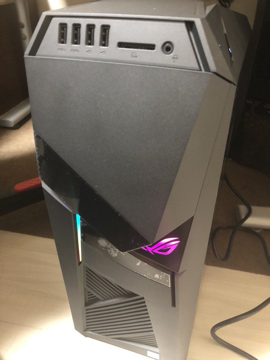 Am4ze Zer0 ぜろ 新pcを支給して頂きました 光るパソコンかっこいい 2pcでの配信準備が完了次第 高画質配信やります Rog