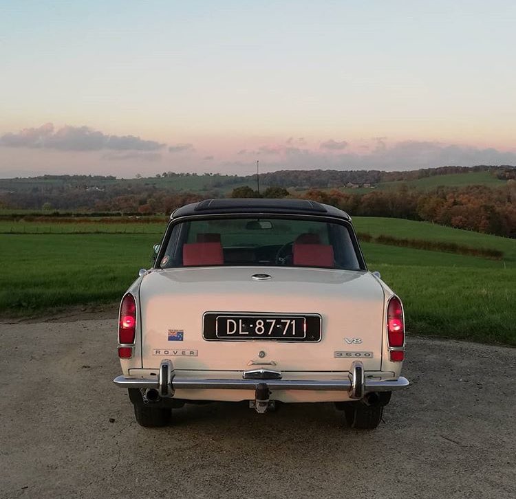 thecarfactoids's tweet photo. Factoid Extra:@neilmbriscoe @TopOfTheTower @t2stu @DarraghMcKenna @Roadster_Life @StvCr Starting your Sunday with a stylish car; thanks to #roverweek on Insta.
(Pics: IG a/c t.leuven) https://t.co/QKj7juCRxP