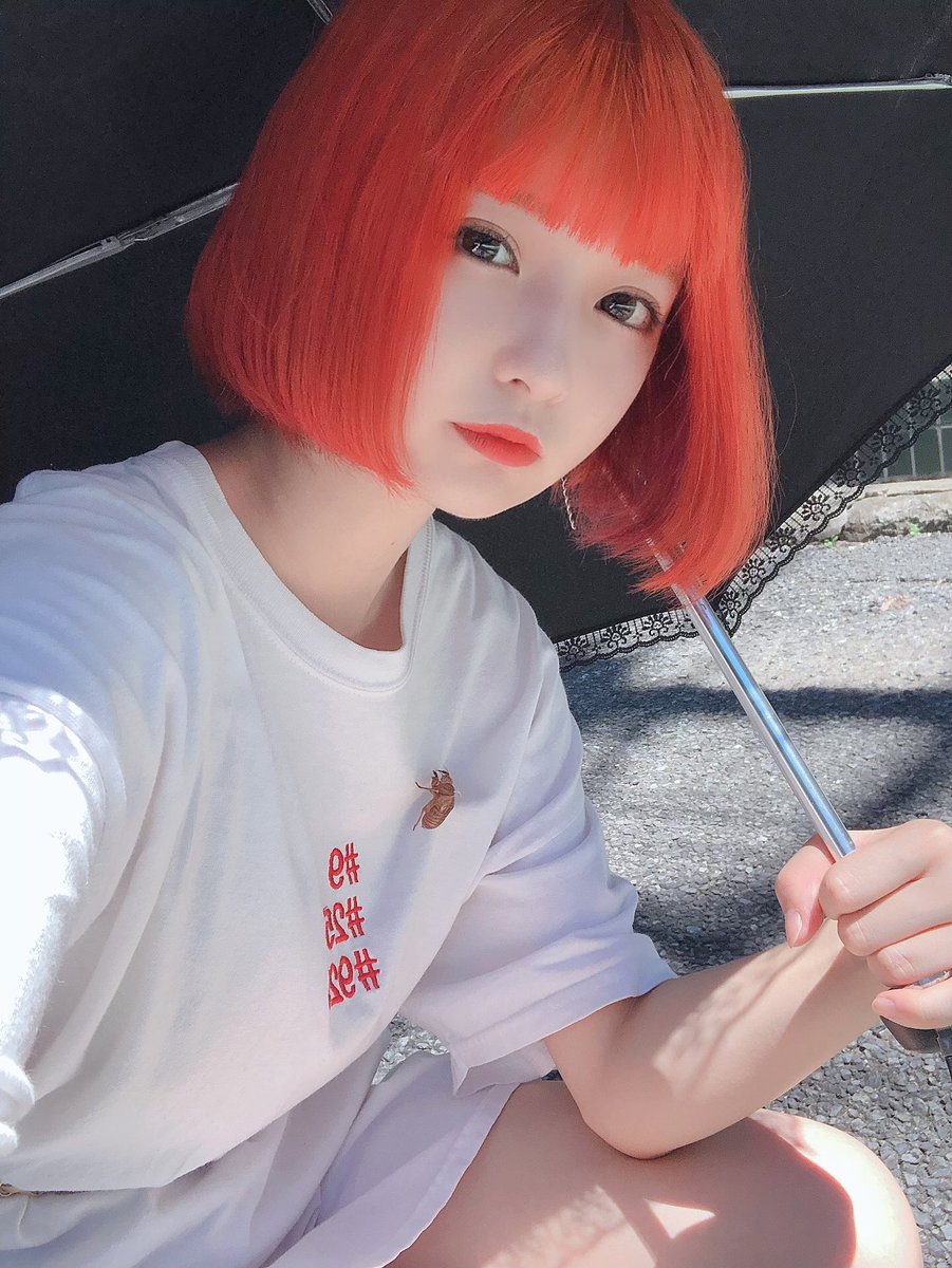 髪色に合わせて服の系統もメイクも
変えてるよ🍐🍊🥣