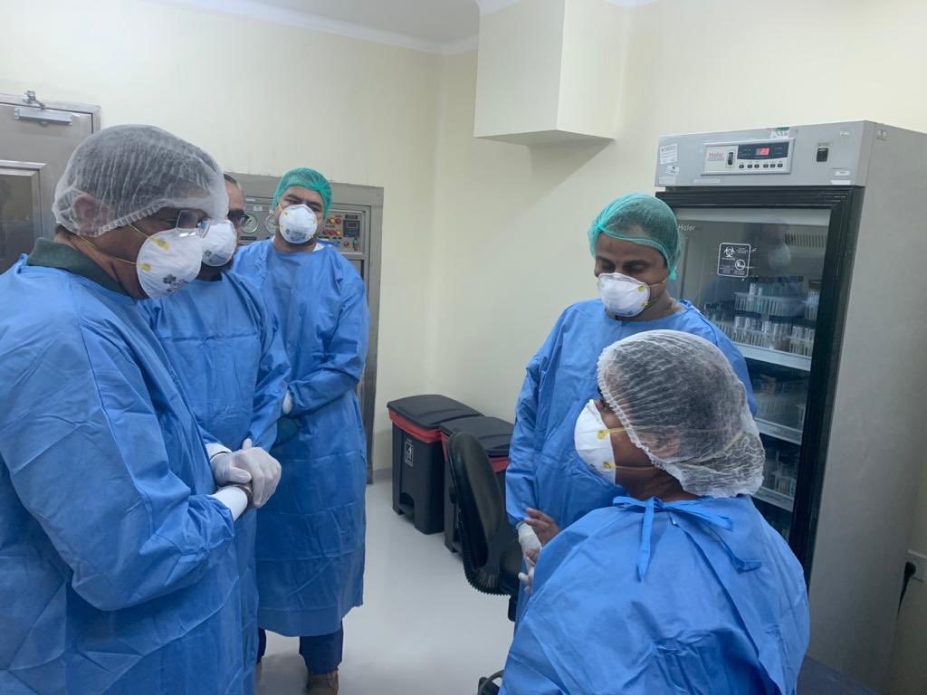 Visited Indus Health Network Lab where sample of majority of passengers from Taftan are being tested. Grateful to Indus for all their help. #CoronaVirusUpdates