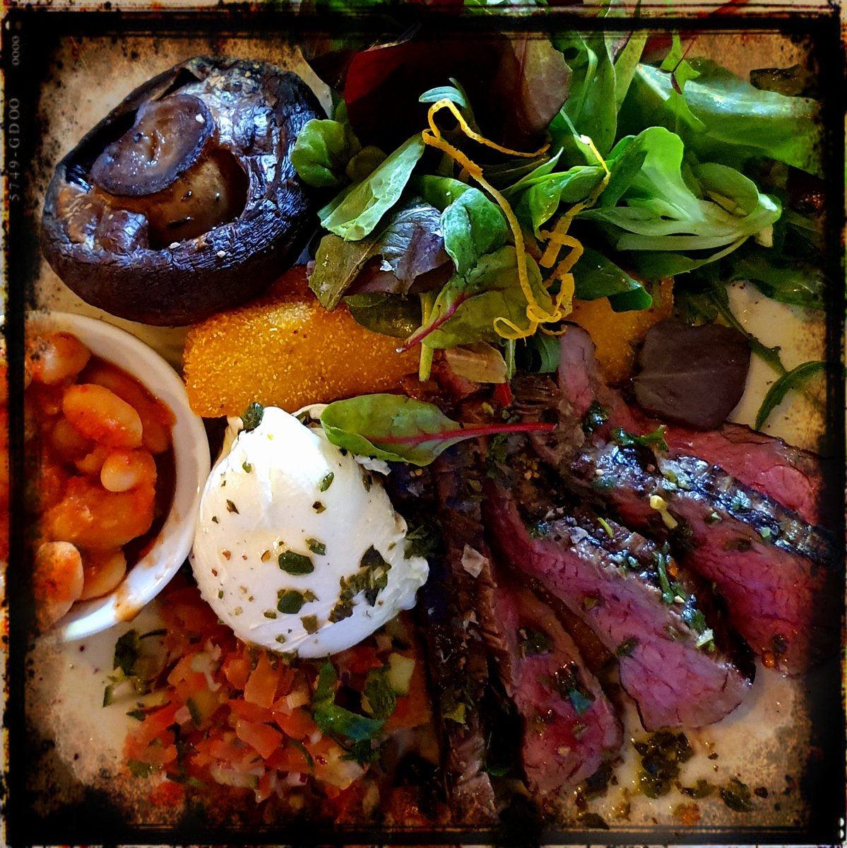 Now that's how to do a brunch. Steak and Eggs with a few extras <a href="/Spoke_Stringer/">Spoke & Stringer</a> #Harbourside
#Bristol