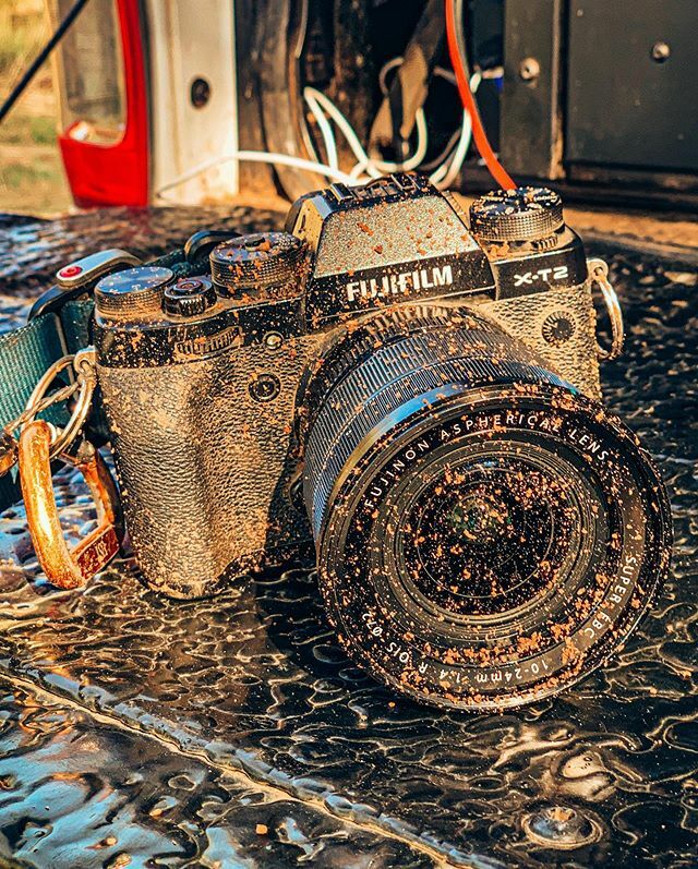 Sotallrightnow's tweet photo. My gear takes a beating. Everything got covered with mud, worth it🤘🏍💪
.
.
.
.
.
#onenightinthedirt #anythingfortheshot #bonafidemotoco #motul #offroad #fujifilm #fujifilmxt2 #dirt #dirty #borntoroam https://t.co/AN8zzm9pmV https://t.co/GyFZychiAt
