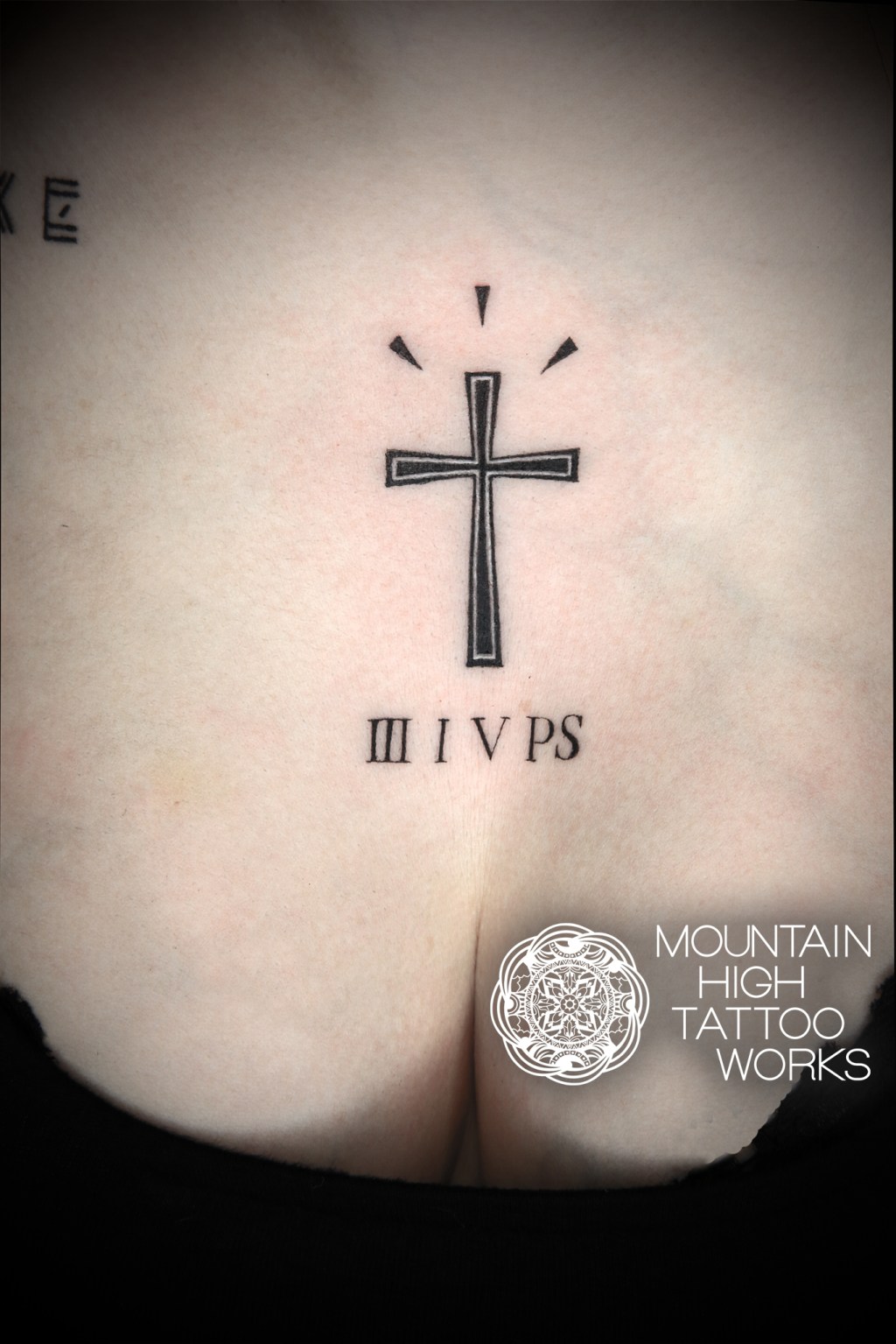 Twitter पर マウンテンハイ タトゥーワークス 胸に十字架のタトゥー Https T Co Hrz0lpyuze