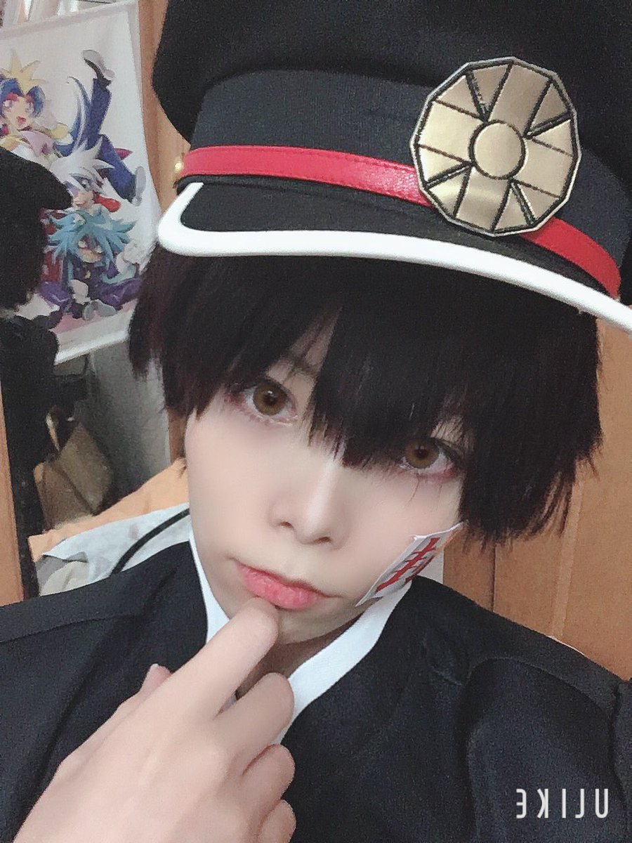 コスプレ カラコン加工 花子くん衣装届いたので宅コス 帽子デカすぎて笑 とよすのイラスト コスプレ カラコン加工 花子くん衣装届いたので宅コス 帽子デカすぎて笑 とよすのイラスト