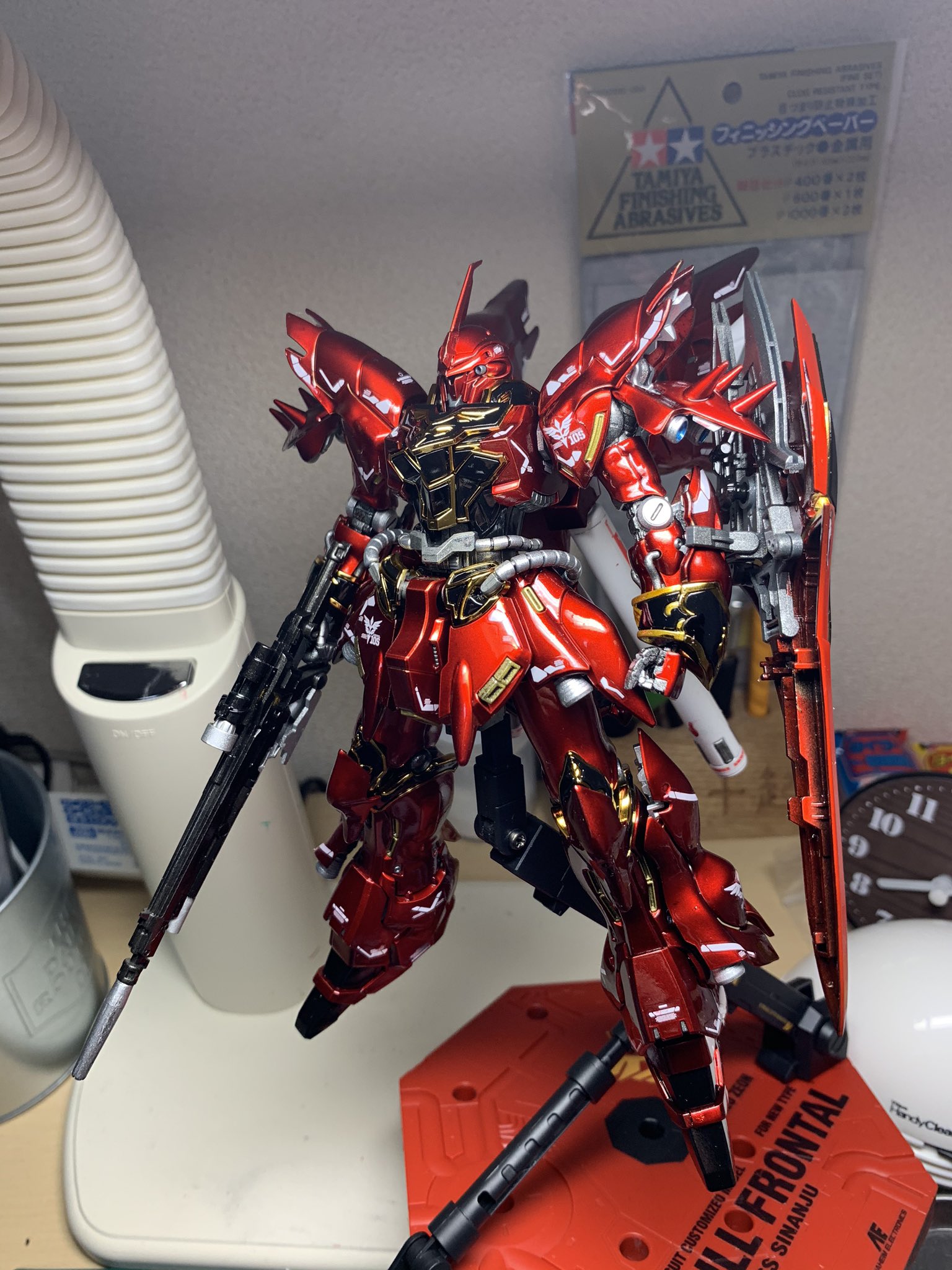 新版 【塗装済】RGシナンジュ+ヘッドディスプレイ【完成品