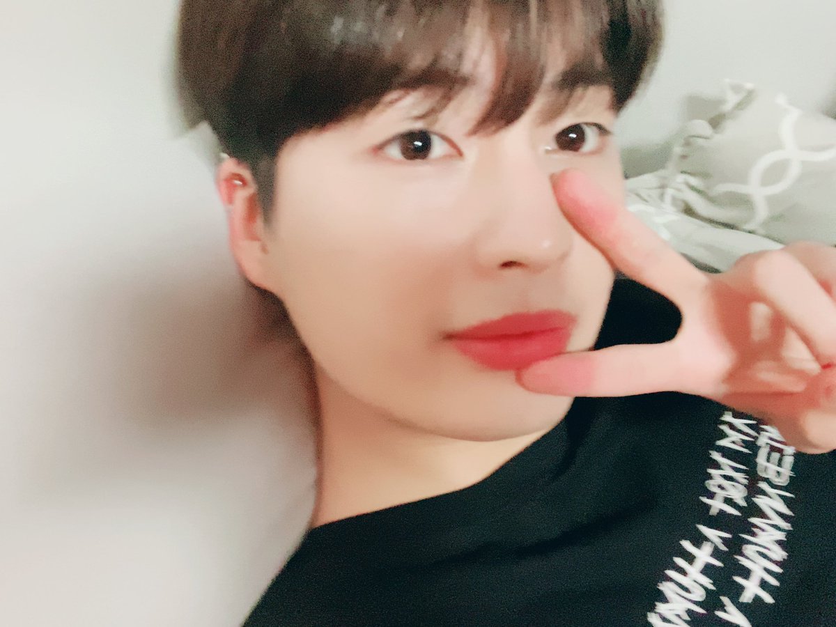 UP10TION's tweet photo. 좋아해 허니텐💛 #고결 https://t.co/3zNtGttAn7
