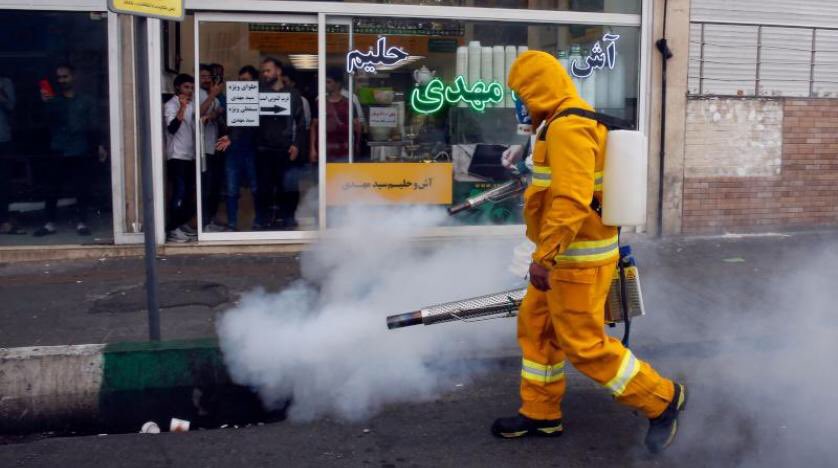 أعلنت #ايران، الأحد، تسجيل 1209 إصابات جديدة بـ #فيروس_كورونا، خلال الـ24 ساعة الماضية، فيما ارتفعت حصيلة الوفيات إلى 724، بعد تسجيل 113 حالة وفاة جديدة، وبلغت عدد الإصابات 14 ألف حالة.
كما قررت السلطات الإيرانية إرجاء جولة الإعادة في الانتخابات البرلمانية، بسبب تفشي الفيروس.