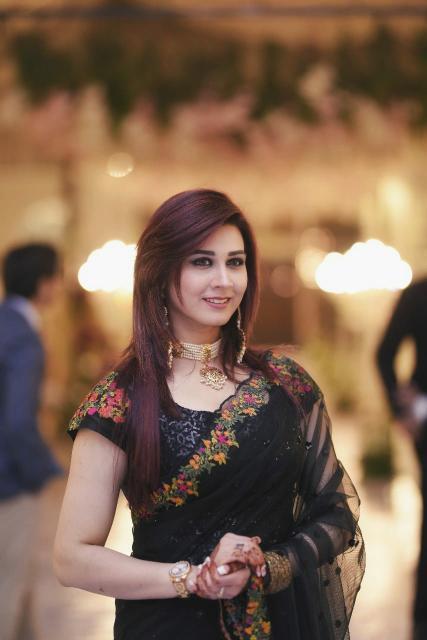 New 2020 Beautiful Bridal Look & Makeup | Pakistani & indian Girls Bridle  jewelry & Makeup | Bridal dresses, Black saree, Party wear sarees