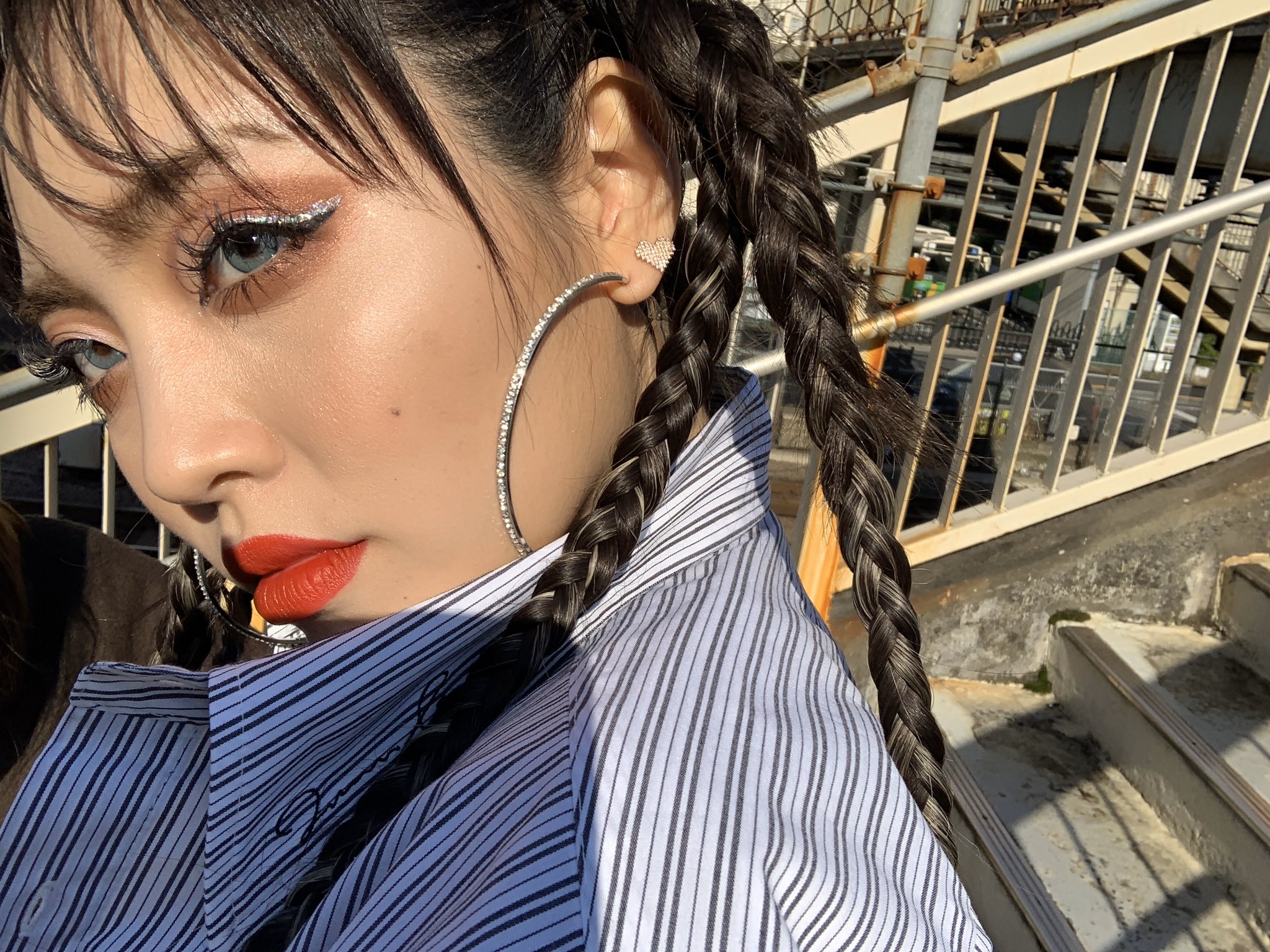 ちゃんみな Chanmina ニキビ跡とかピアス跡ってなんかいいですよねシワとかも 過去が刻まれてる感がなんか