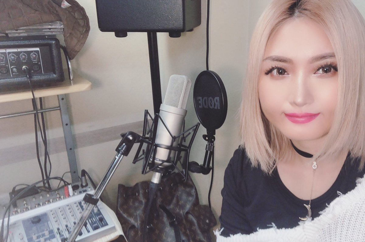 ArrowFlow___'s tweet image. 今日から長期のレコーディング期間に入って集中する為、ショールームやLINEライブでの次回の配信はしばらくは未定になります。。
また必ず帰ってくるしその時はお知らせするのでまた観に来てね💘
 #showroom #linelive #ショールーム #ラインライブ