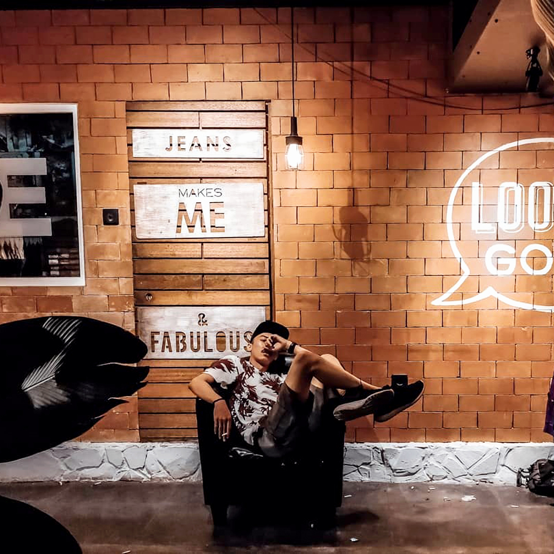 Comfy place make you want to stay longer, right?

📸 <a href="/agungga25/">Agung Gumelar</a>

#LogoHouse #PeopleAtLogoHouse