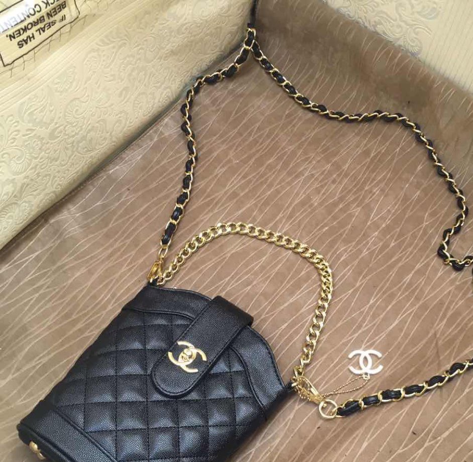 CHANEL ノベルティ チェーンショルダーバッグ