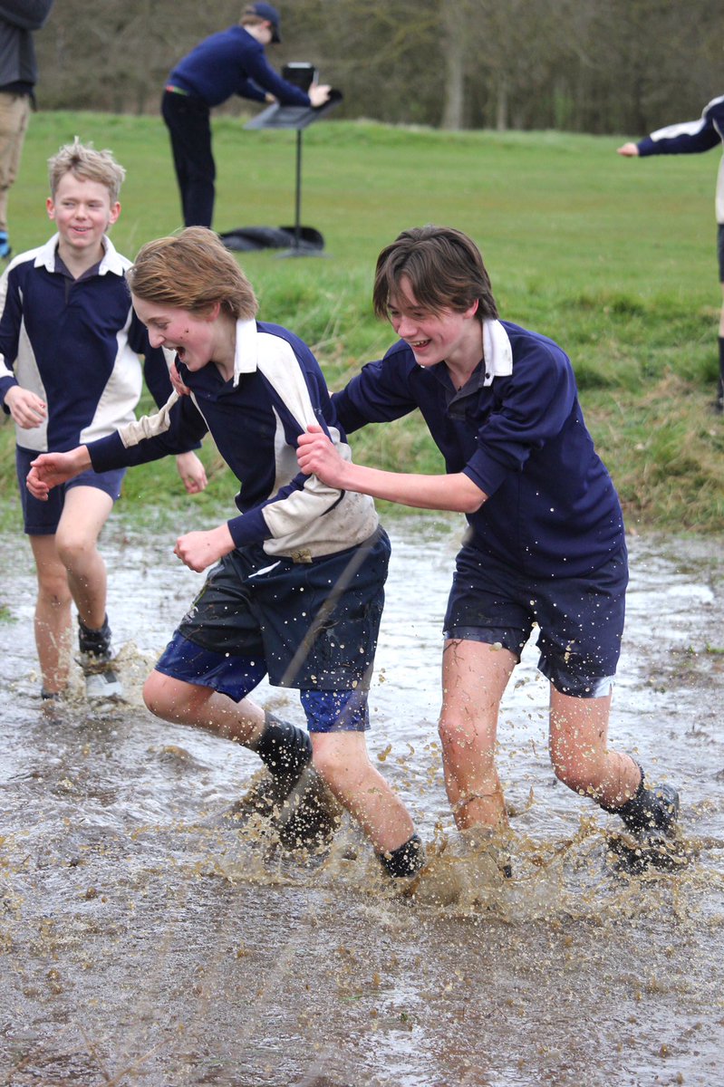 _Ludgrove's tweet photo. Splashing through mud + friendly competition = a great Senior Cross Country race @ludgrove_school! Well done to all the boys that took part (and Mr Hands!) #crosscountryrunning #crosscountry #runningthroughpuddles #muddyrun #muddyrunners #schoolrace #prepschool #iloveboarding https://t.co/XLmbtVWEh7