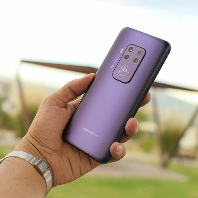 pasionmovil's tweet photo. Uno de los #smartphones que más nos han gustado de @motorola_mx hasta la fecha es el #motorolaonezoom del cual puedes ver su #review en video en nuestro canal de #pasionmovil en YouTube

https://t.co/RQEDTYhM7O

#onezoom #motorolaone #motorolamx #motoro… https://t.co/DsxSYlu5pQ https://t.co/JQG1mJCAPr