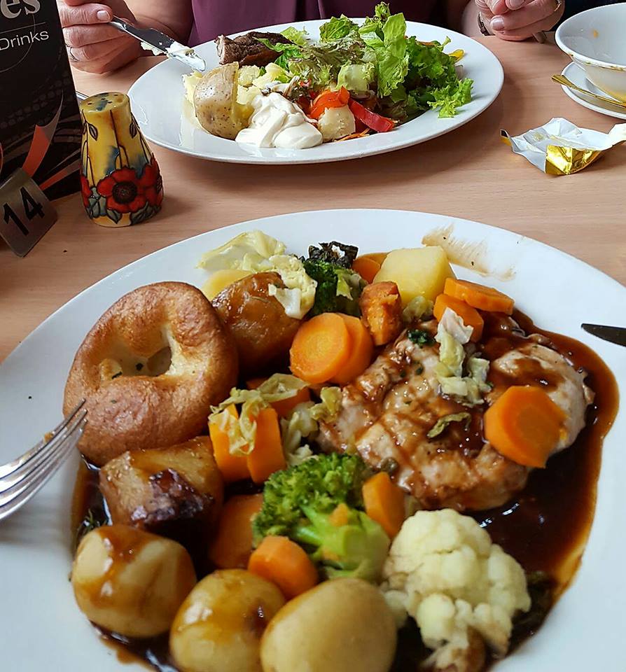 Do you prefer beef or lamb with your Sunday Lunch? 🍖🥔

#Questions