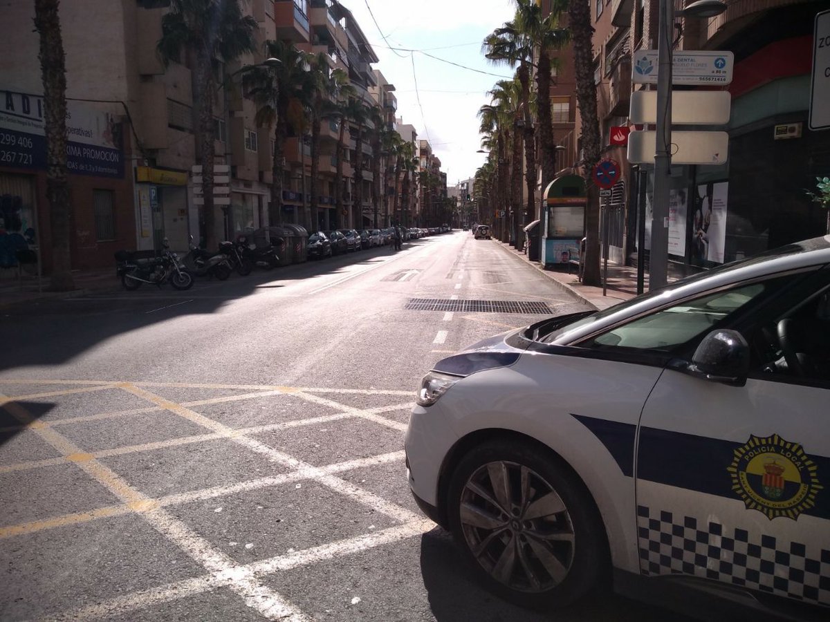 ASLIPO's tweet photo. Seguimiento ejemplar
de la cuarentena
#COVID2019 #Covid_19 #COVIDー19 
en la calles de @aytoraspeig @TurismoRaspeig 
cc/ @rsv952fm
#GraciasSanVicente #GraciasVecinos https://t.co/hchs86ypac