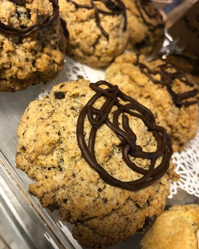 hudsoncafeNJ's tweet photo. We are OPEN and we are here for you!!! Scone line-up today is Thin Mint (pictured), Vanilla Bean, Salted Caramel Chocolate Chip, and Blueberry Lemon ❤️ https://t.co/IQucq9SntB https://t.co/xRIlwatzFo