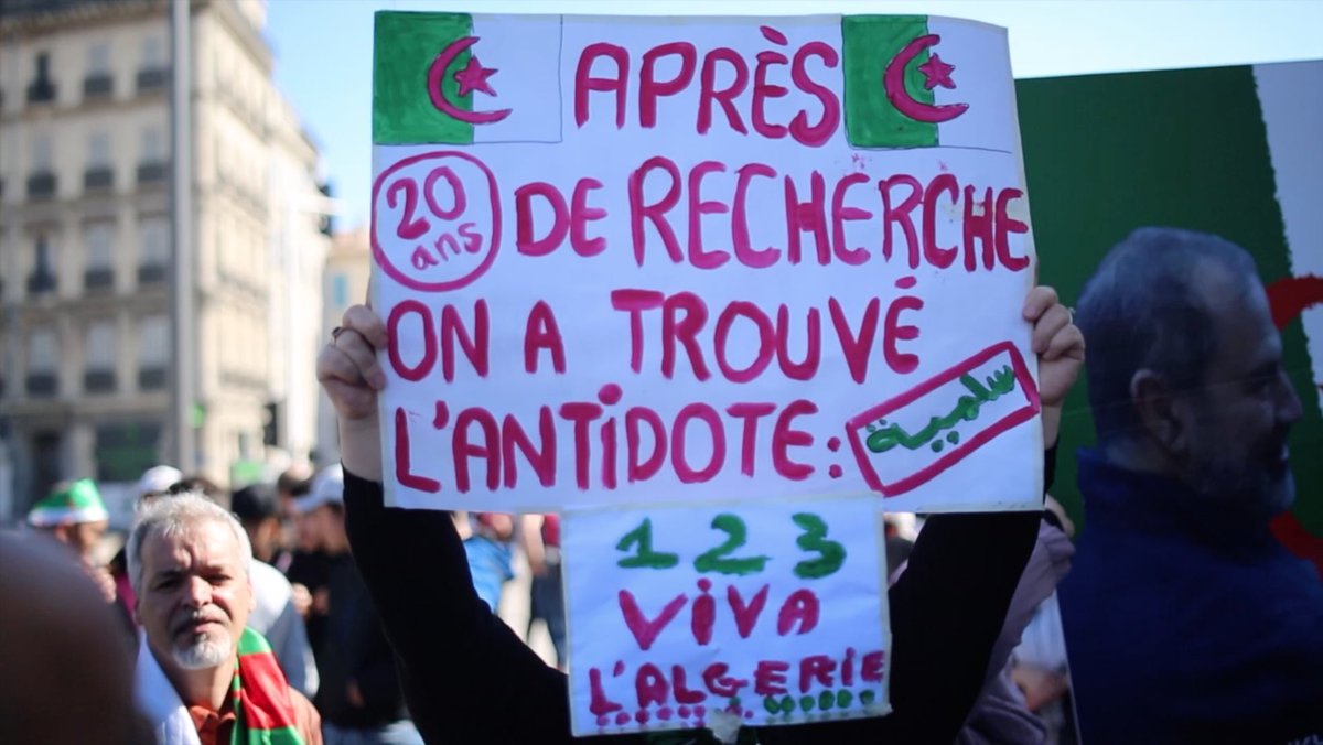 algerien_peuple's tweet photo. دعوا الفيروس ينتشر بحيث يصاب 60٪ من الجزائريين بالعدوى ويتم الوصول إلى الحصانة الجماعية. #الجزائر #كورونا #حراك https://t.co/EMQZaLdsow