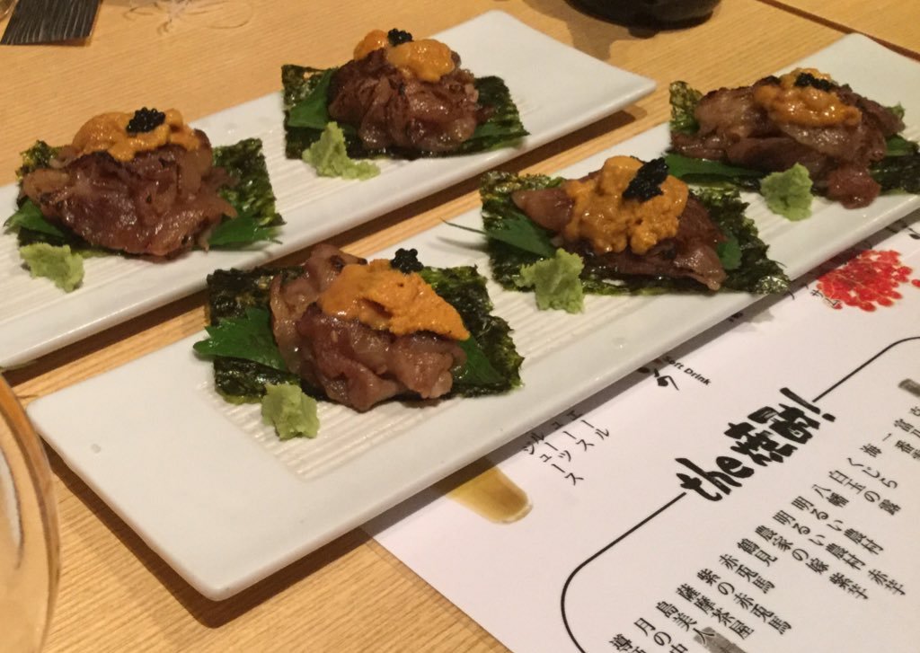 大刀 ザ ヒュージザンバー 生レバー提供でまた飲食店が摘発されたけれど 旨いレバーが食いたいなら肉専門酒場 焚 たける 新橋店に行くと良い 低温でしっとり調理されたであろう牛レバーは血生臭く無く口に入れると融ける合法レバーだ