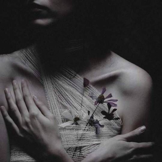 Hançer yerini bulduysa
Acısı da hatıra kalsın...

#hüzün 
#asksoezleri 
#Lovely 
#içsesim