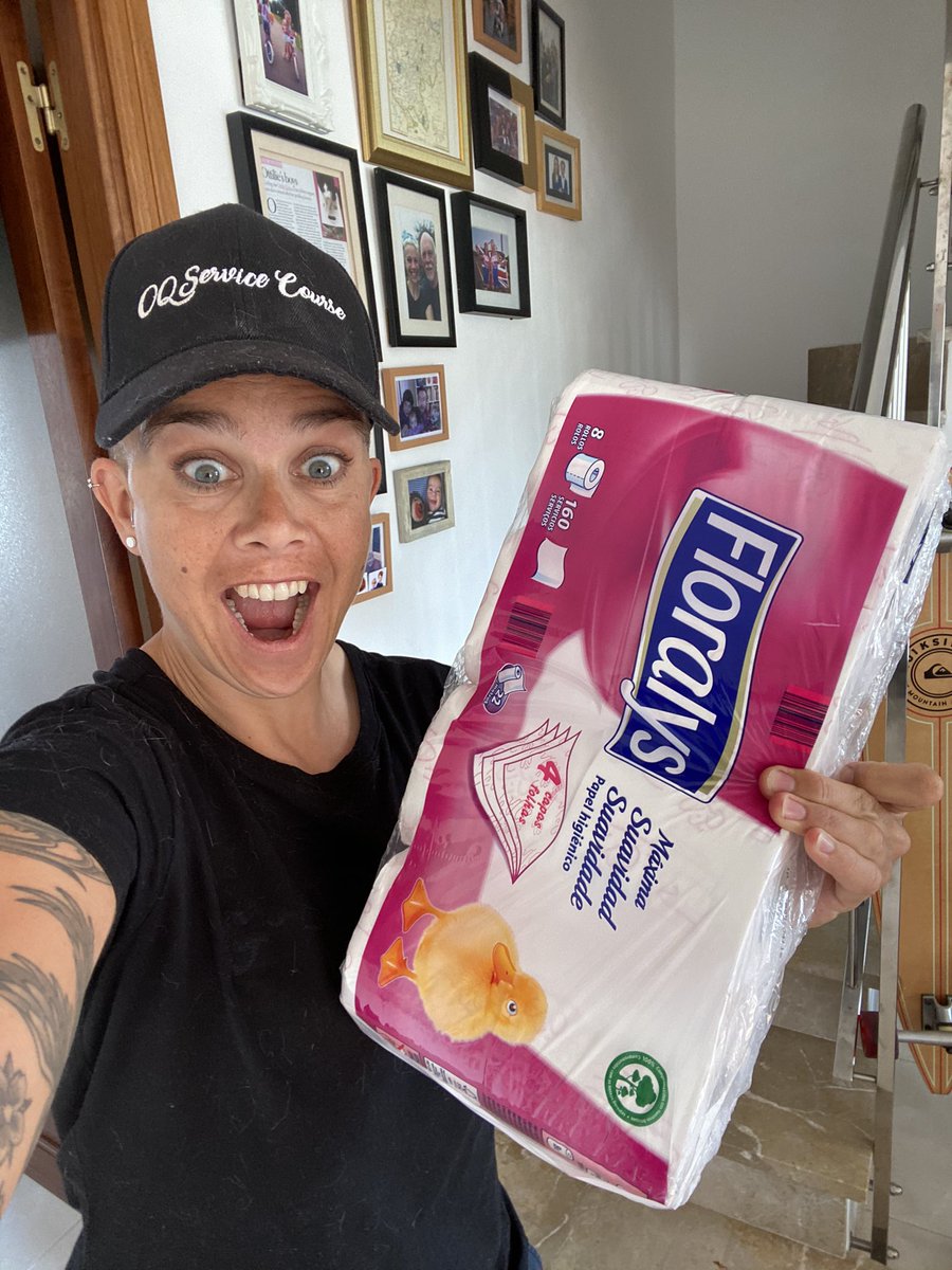 OttilieQ's tweet photo. When your friend drops round some supplies they won’t be needing as they’re going home. Fucking 4 ply!?! Lah de dah!!!! Queen of the shitting block! 👑 💩 #SaveOQ #Block69 #COVIDー19 #CoronavirusESP #CoronaVirus #ToiletPaperApocalypse #StayAtHome https://t.co/jH95C9Z7E8