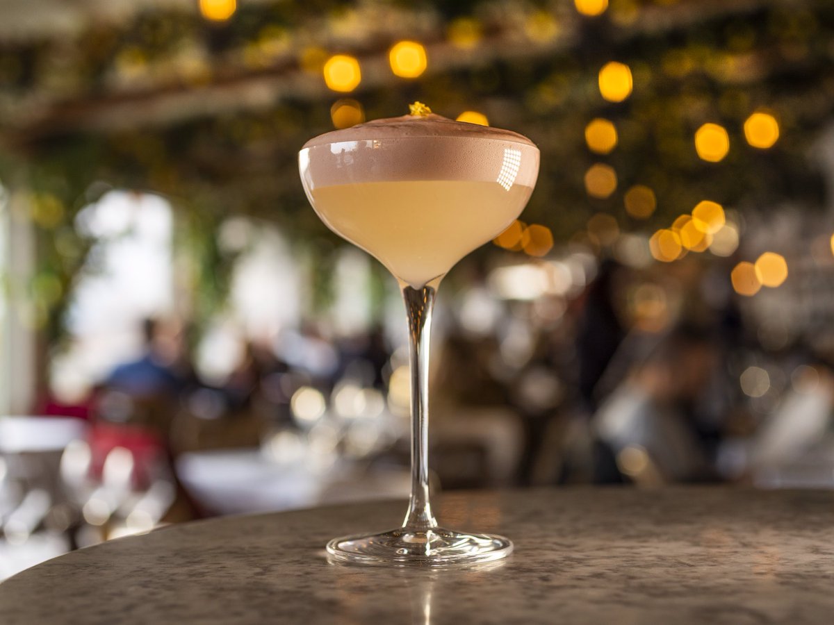 Sunday cocktails, everything is good on the rooftop 🍴🥂🇮🇹