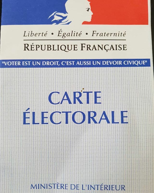 twelh's tweet photo. A voté 
#devoircivique #fuckyoucorona https://t.co/XZccIOcjjv https://t.co/CmaYLXb8sK