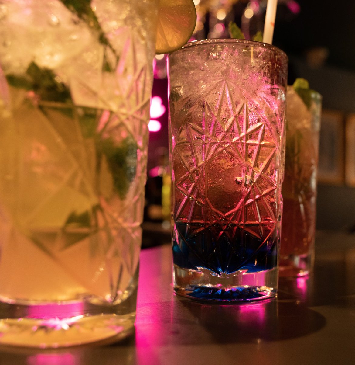 sanctuarybarsca's tweet photo. Cocktail Masterclass alert😍

For more information, please speak to a member of the team on 01723 367930 or drop us a DM via Facebook🤩

#SanctuaryScarborough #ScarboroughFandD #Sanctuary #Cocktail #CocktailMasterclass #Masterclasses #Learn #Shake https://t.co/B9TBSEA8L2
