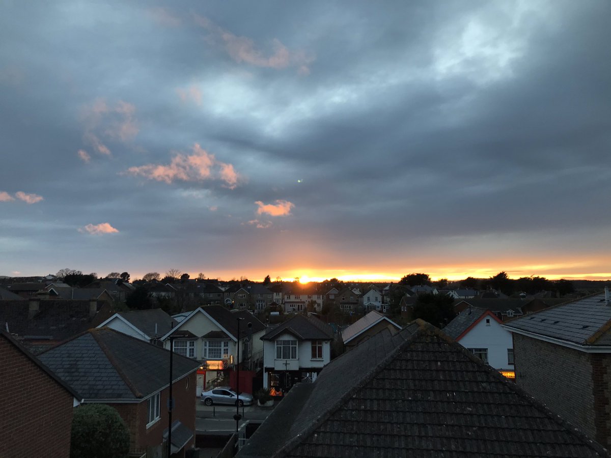lightningsnaps's tweet photo. Fire sky Sunset over lake #sunset #isleofwight #isleofwightsunset #fireskysunset #visitisleofwight #panoramicsunset @bbcweather @wave105radio @RickJacksonDJ1 @SparkyTheClown @iwightradio @iwcponline @BBCSouthNews @BBCSouthWeather @SimonParkinTV https://t.co/1X4rAJ57G6