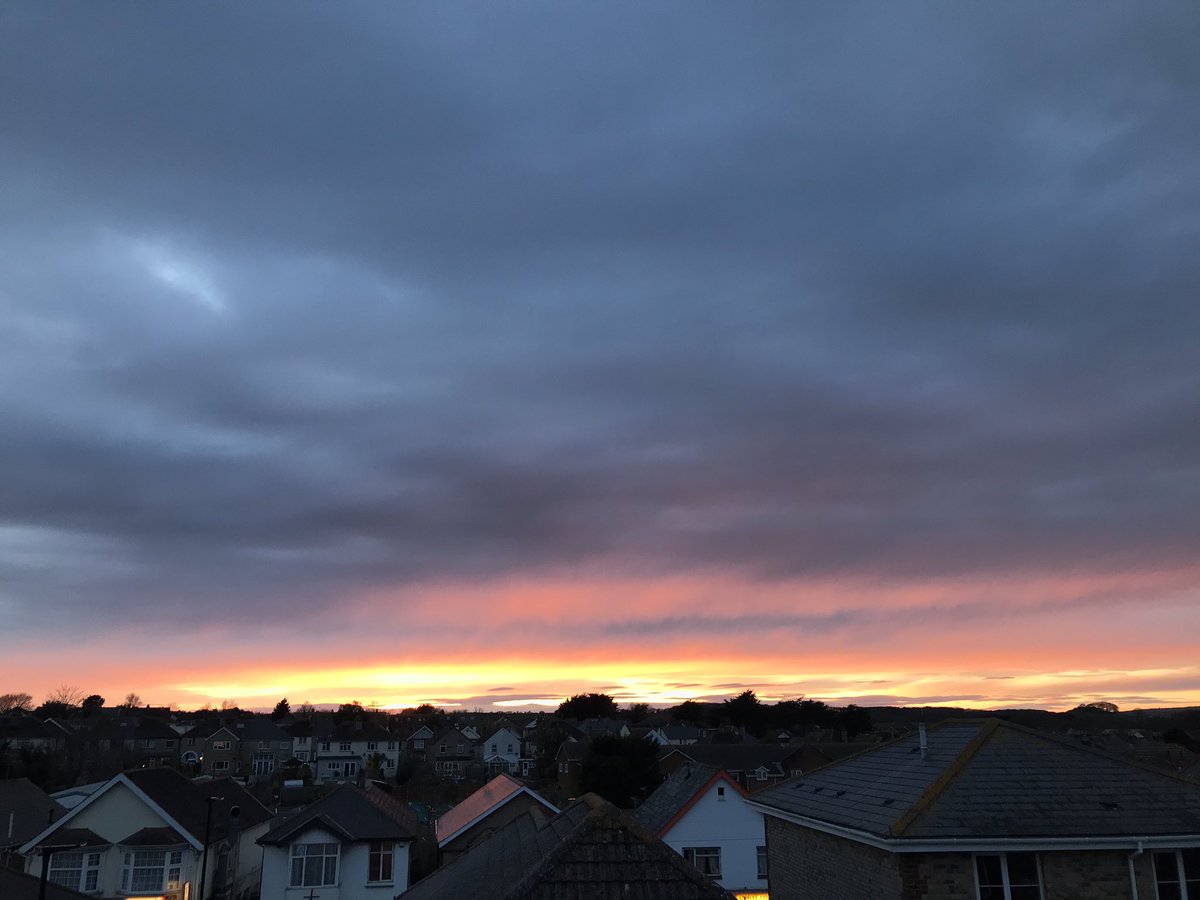 lightningsnaps's tweet photo. Fire sky Sunset over lake #sunset #isleofwight #isleofwightsunset #fireskysunset #visitisleofwight #panoramicsunset @bbcweather @wave105radio @RickJacksonDJ1 @SparkyTheClown @iwightradio @iwcponline @BBCSouthNews @BBCSouthWeather @SimonParkinTV https://t.co/1X4rAJ57G6