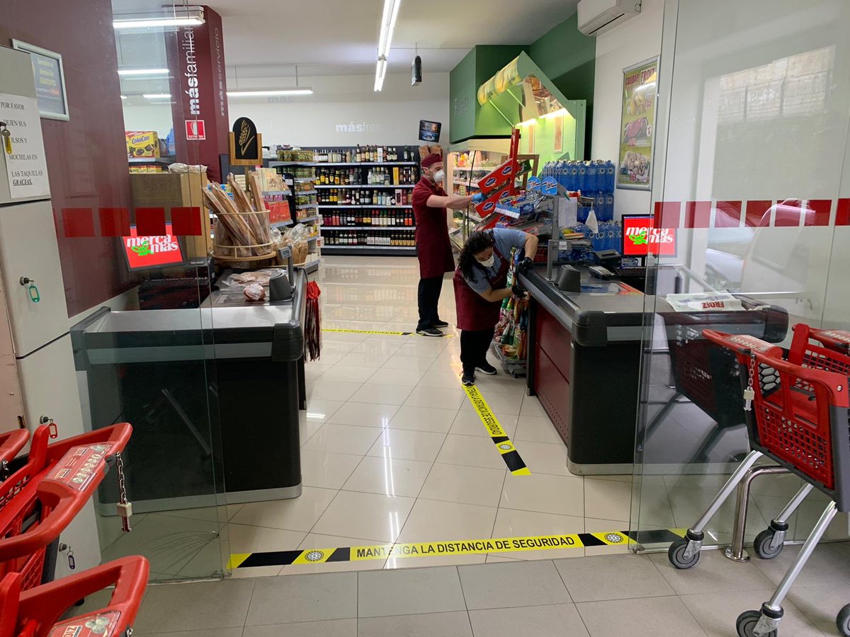 MercamasV's tweet photo. Adoptando las medidas de seguridad para no contagiarnos a pesar de dar un servicio necesario para todos #YoMeQuedoEnMiCasa https://t.co/6QbPwwTWqL