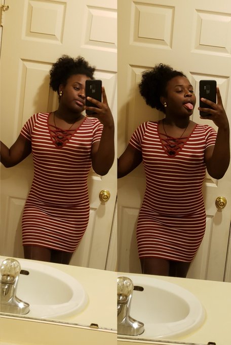 Who tf takes mirror selfies https://t.co/p8SK2WWfSc