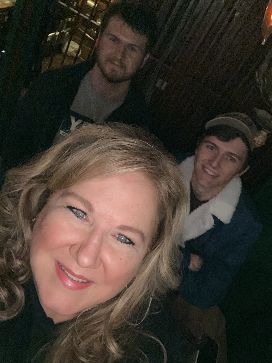 Mom2bcgo's tweet photo. Fun night with the family celebrating my birthday at Crabtown 🥳 https://t.co/zEXjrL1ho8