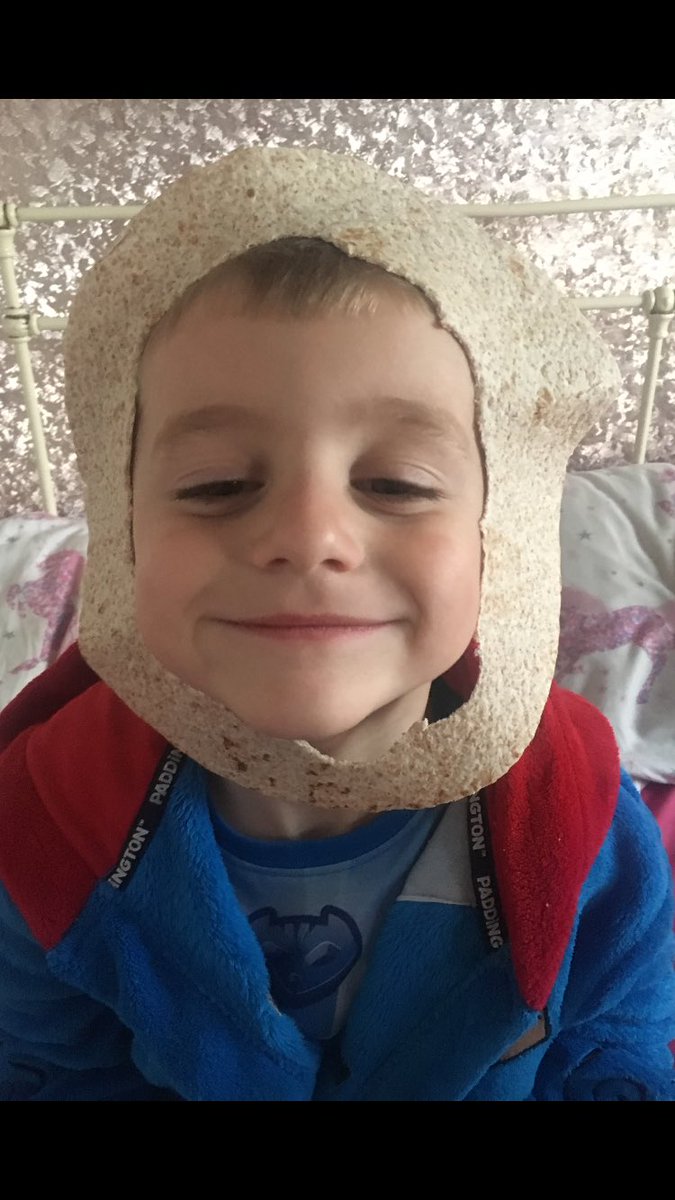 RubySta84435975's tweet photo. Last year when Declan decided to rap his face in pitter bread https://t.co/VKErHAppeO