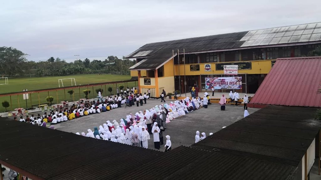 zaymzrf's tweet photo. Hi guys. Sekolah ibu i perlukan bantuan untuk bina surau bagi adik adik ni untuk solat berjemaah dalam RM200k, i tak tau how else nak tlg dpt RM200k but maybe by spreading this would help this school. If korang boleh derma, alhamdulillah. If not, by RT this would be a blessing🙏 https://t.co/wISr90OS0M